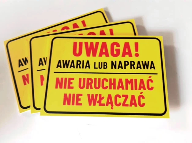 Custom printed sign, 5mm PVC, matte finish, 21 x 15 cm - Graphic design. Yellow background with black text.