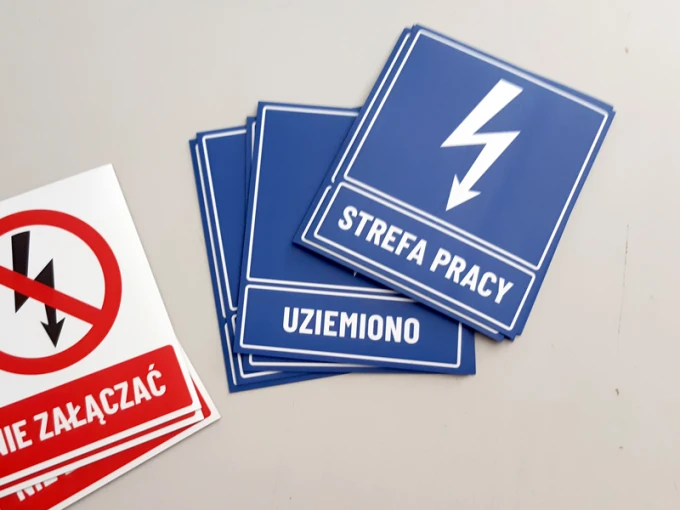 Custom magnetic mat with print, 30 x 21 cm - Graphic design with blue background.