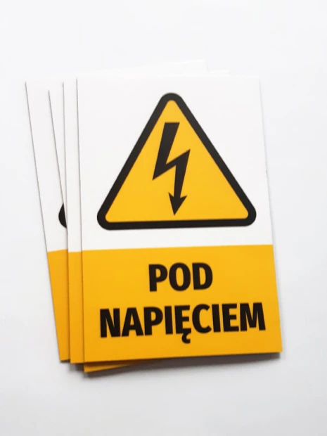 Set of 19 magnets - Graphic design. Yellow triangle with a black lightning bolt and the text UNDER VOLTAGE.
