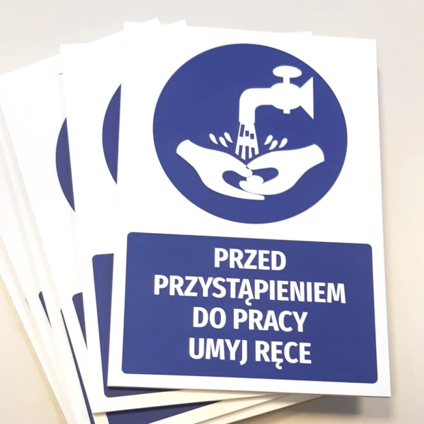 Safety sign with icon: Wash hands before starting work - Graphic design. Icon shows hands under water.