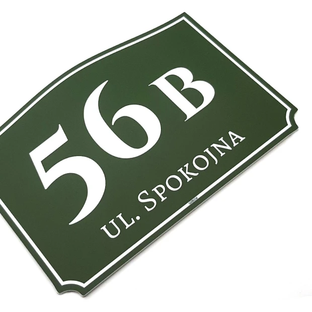 Address plaque with house number - Graphic design. Rectangular plaque with white text on a green background.