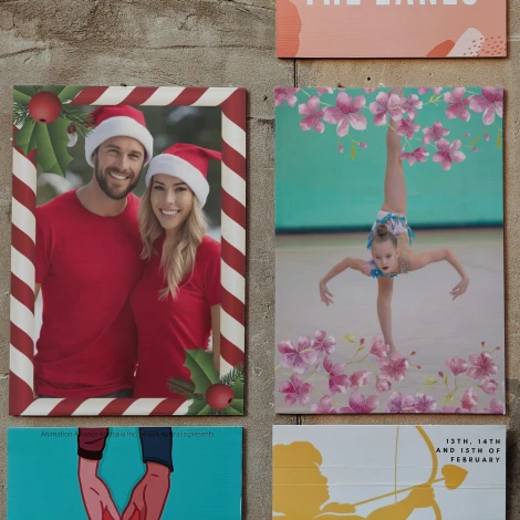 Poster 50x70 cm for special occasions - Graphic design featuring a couple in red shirts with decorations.