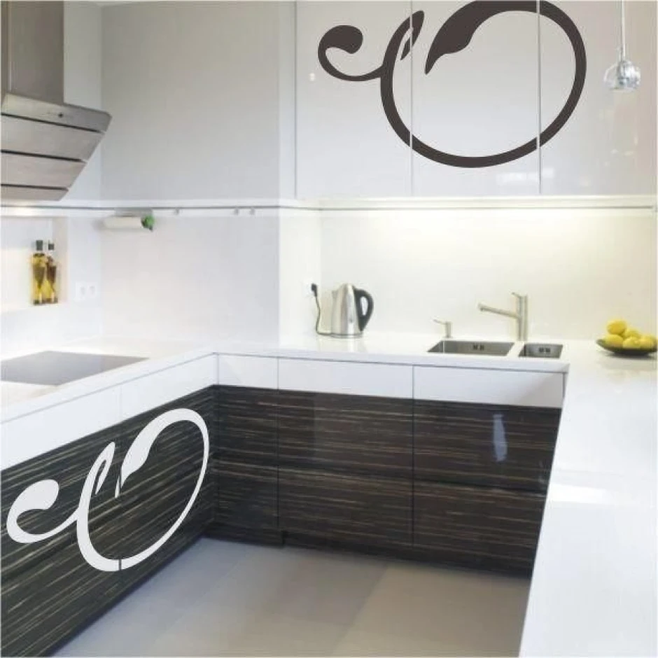 Elegant klasik 062 sticker in a minimalist kitchen, adding a modern touch and lightness.