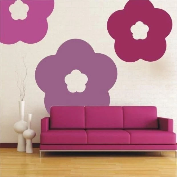 Klasik 087 painting template in vibrant floral colors, energizing a modern living room.