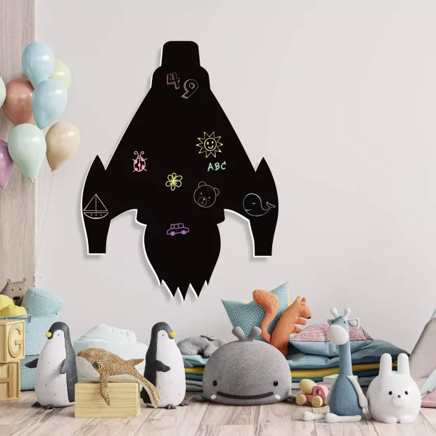 Magnetic chalkboard for kids, Rocket 415 - Decor for a child\'s room with light-colored walls.