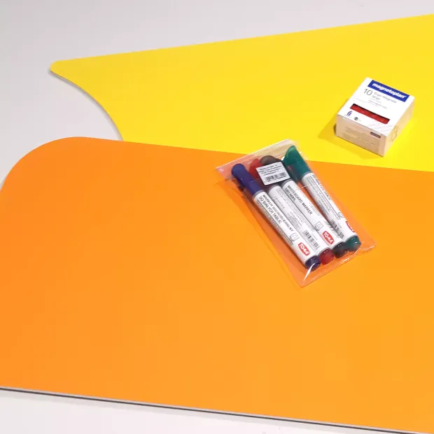 Individual orange magnetic whiteboard with rounded corners, 5 mm PVC, matte laminate, 30 x 60 cm.
