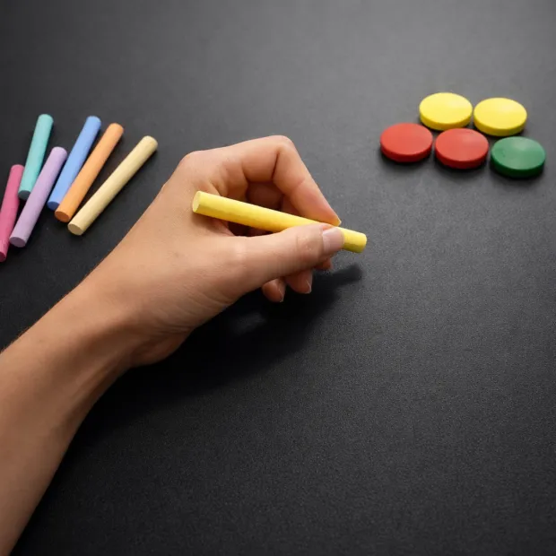 Magnetic chalkboard in an aluminum frame, available in any size - Graphic design. Visible chalk in various colors.
