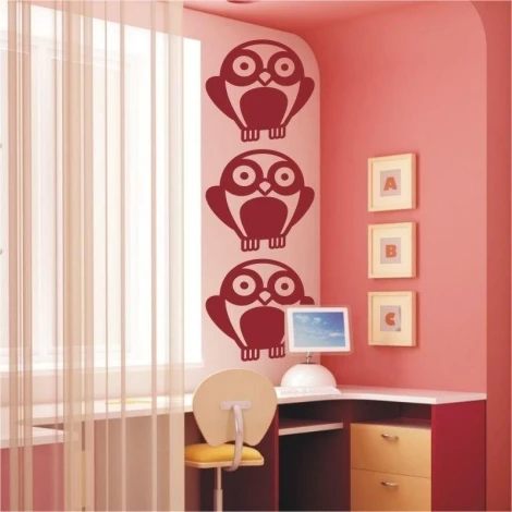 Owl sticker 1365 in a charming pink children\'s bedroom, adding coziness and joy to the space.