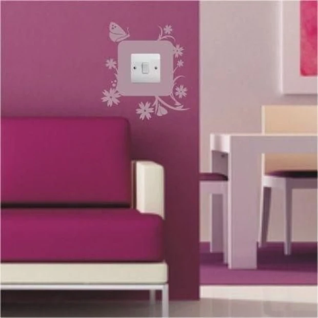 Painting template contact 1082 - Living room arrangement. Purple walls, white sofa.