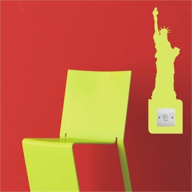 Painting template contact 1096 - Room arrangement. Red wall with green chair and silhouette of the Statue of Liberty.