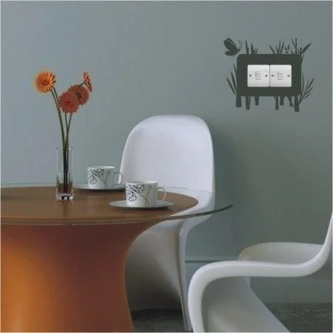 Painting template contact 1121 - Dining room setup. Round table with brown top, white chairs, flowers in a vase.